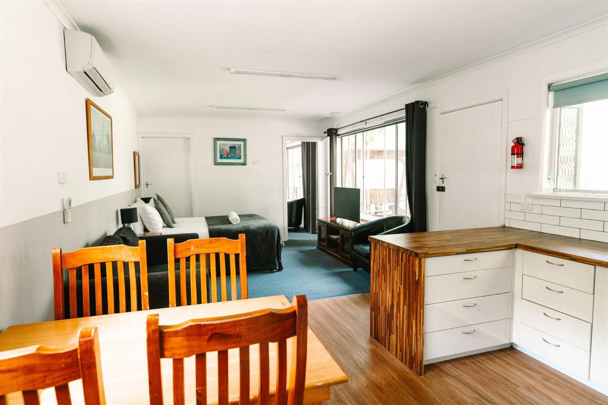 פורפנקה Alpine Riverside Cottages מראה חיצוני תמונה