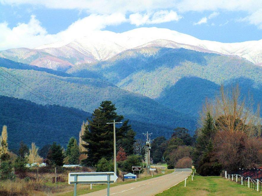 פורפנקה Alpine Riverside Cottages מראה חיצוני תמונה