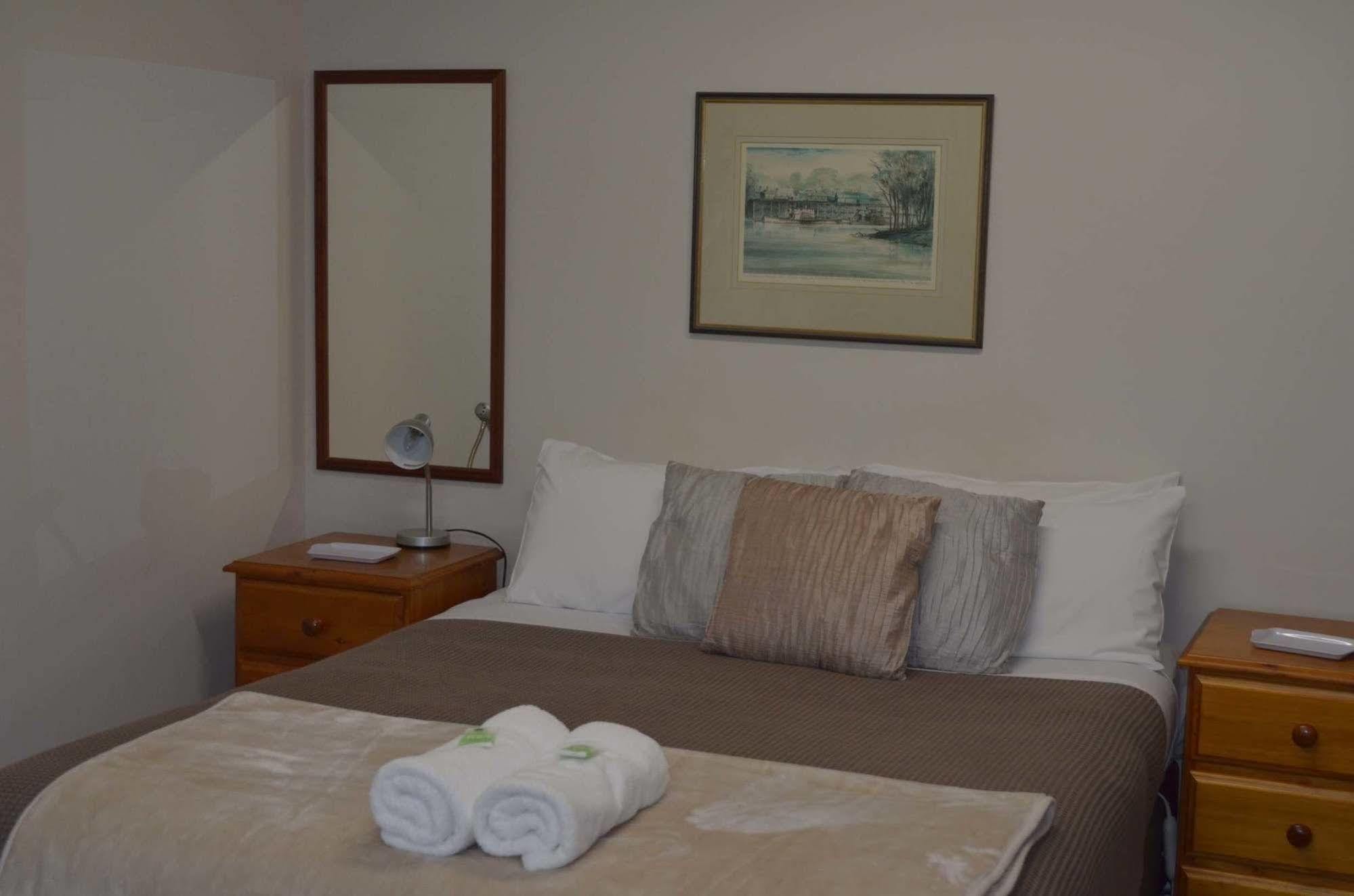 פורפנקה Alpine Riverside Cottages מראה חיצוני תמונה