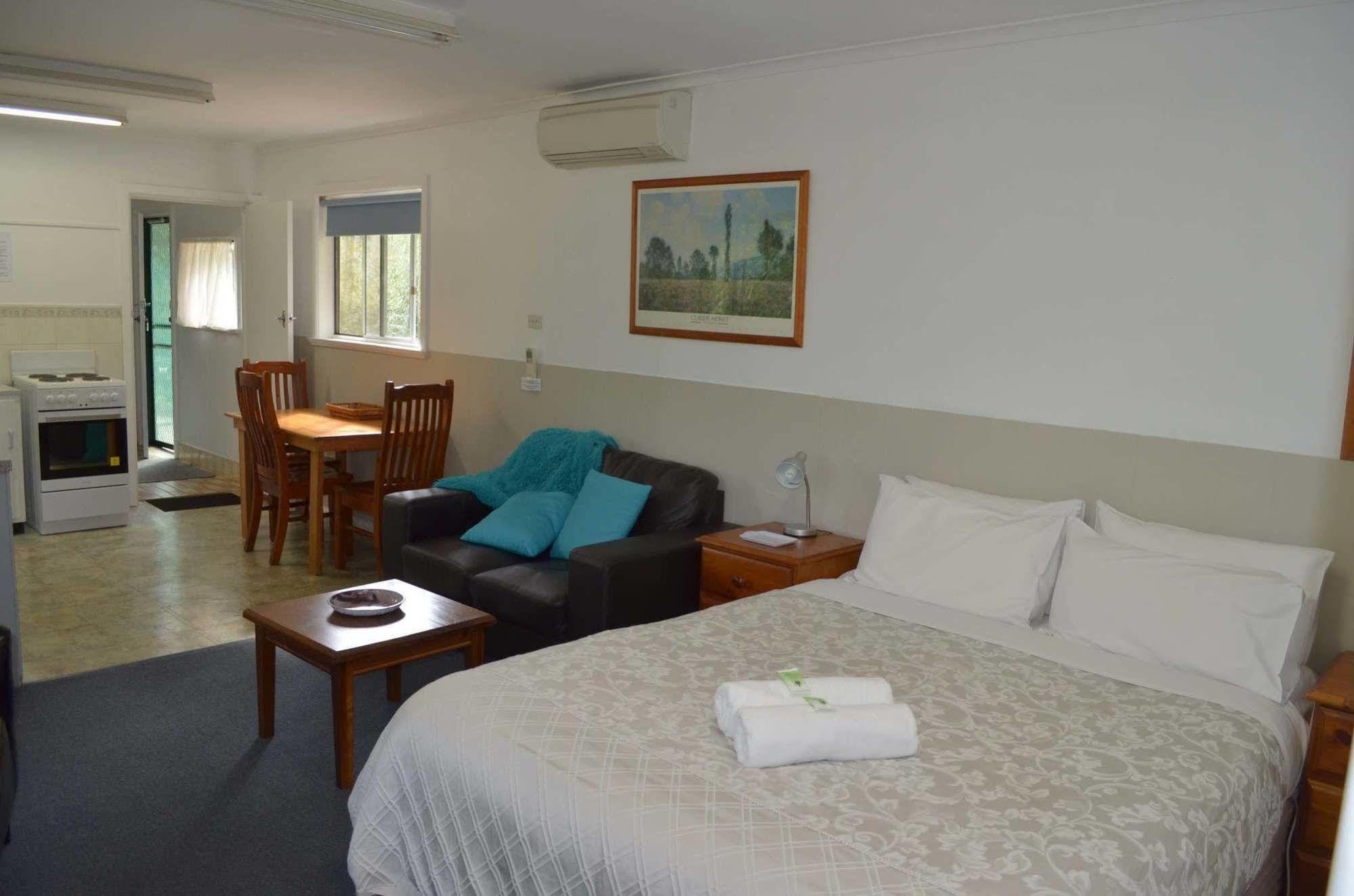 פורפנקה Alpine Riverside Cottages מראה חיצוני תמונה